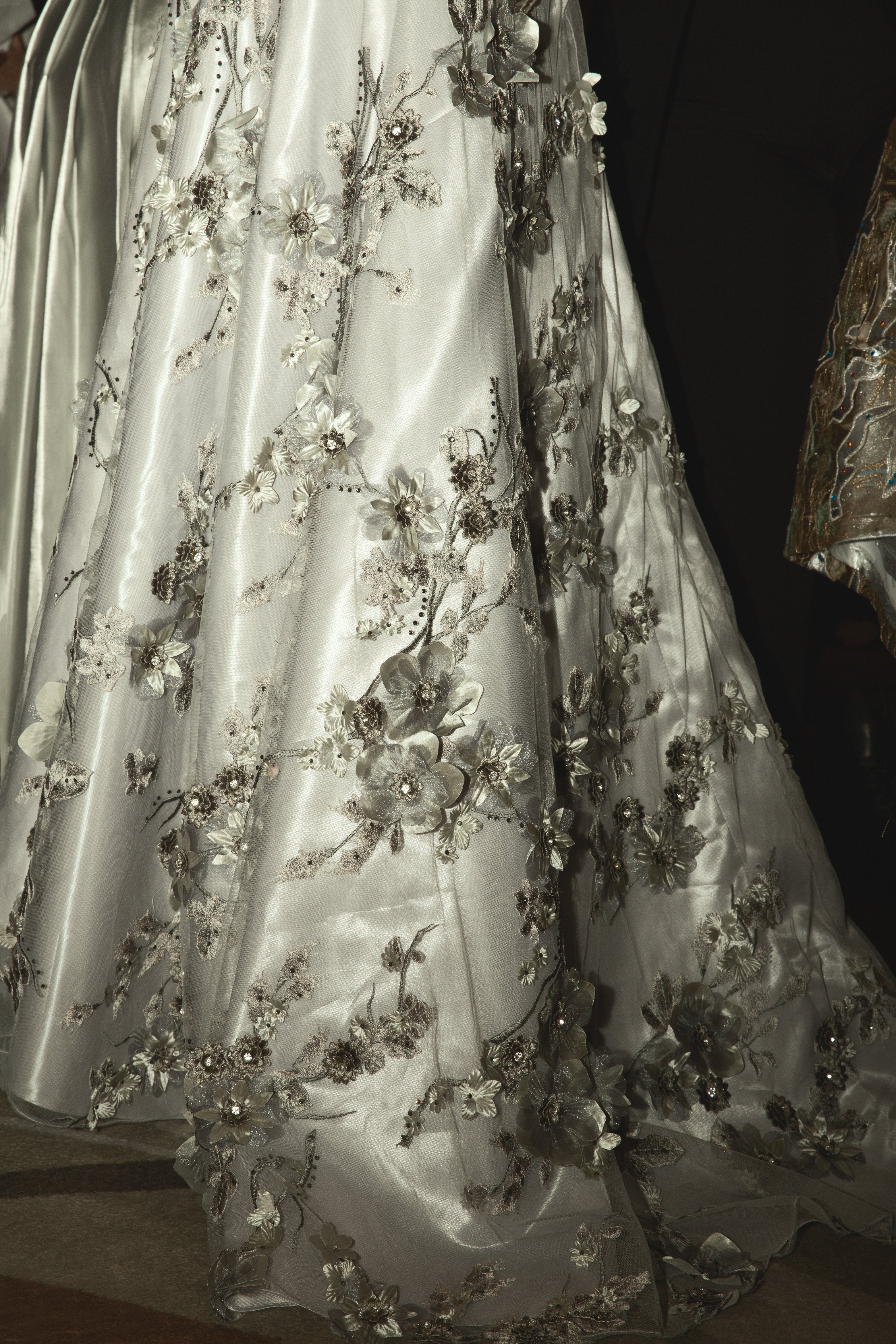 Sprout Throgh the Cracks